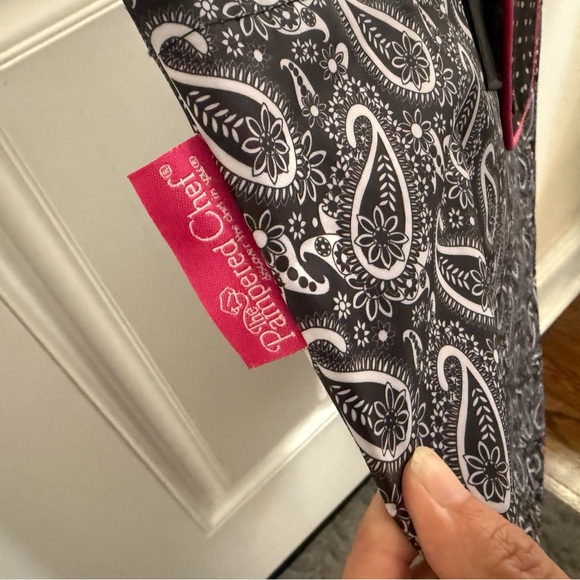 The Pampered Chef Black and White Paisley Tote with Pink Trim - Picture 3 of 4